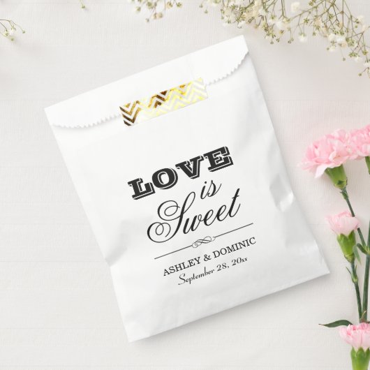 Love is Sweet Black Wedding Monogram Bedankzakje (Gezegeld)