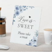Love is Sweet Bohemian Dusty Blue Floral Reclamebord Met Voetstuk (Insitu)