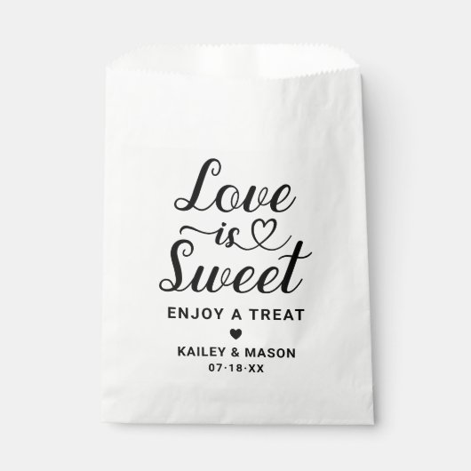 Love is Sweet Modern Black Heart Script Wedding Bedankzakje (Voorkant)