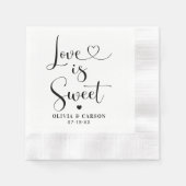 Love is Sweet Modern Black Heart Script Wedding Servet (Voorkant)