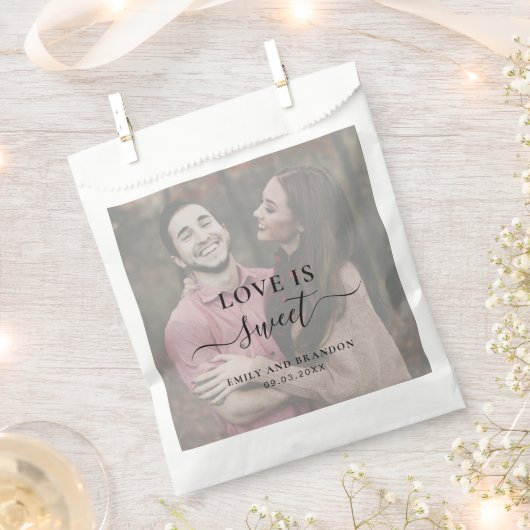 Love is Sweet Modern Elegant Simple Photo Wedding Bedankzakje (Geknipt)