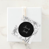 Love is Sweet Modern Floral Wedding Bedankjes Labels (In situ)