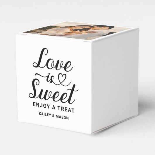 Love is Sweet Modern Heart Script Weduwfoto Bedankdoosjes (Voorkant Zijde)