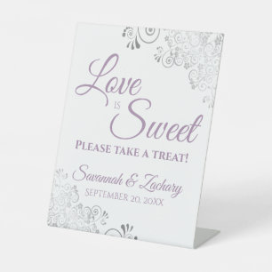Love is Sweet Neem een Treat Lavender op White Reclamebord Met Voetstuk