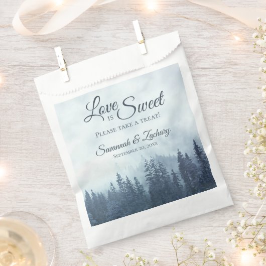 Love is Sweet Rustic Blue Pine Trees Wedding Bedankzakje (Geknipt)