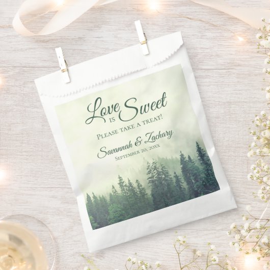 Love is Sweet Rustic Green Pine Trees Wedding Bedankzakje (Geknipt)