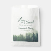 Love is Sweet Rustic Green Pine Trees Wedding Bedankzakje (Voorkant)