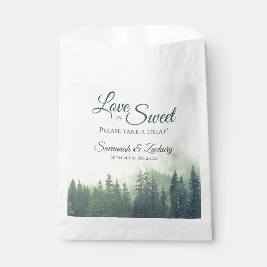 Love is Sweet Rustic Green Pine Trees Wedding Bedankzakje (Voorkant)