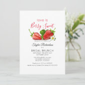 Love is Sweet Strawberry Brunch Wedding Kaart (Staand voorkant)