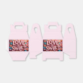 Love Is Sweet Valentine Wedding Typography Bedankdoosjes (Uitgevouwen)