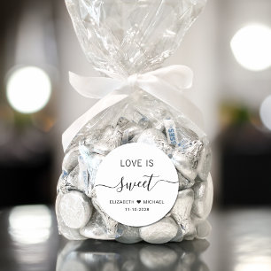 Love is Sweet Wedding Favor Ronde Sticker