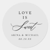 Love is Sweet Wedding Favor Ronde Sticker (Voorkant)