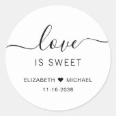 Love is Sweet Wedding Favor Ronde Sticker (Voorkant)