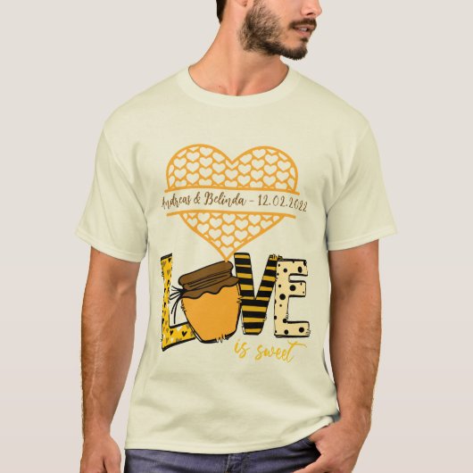 Love is Sweet-Write Jouw naam & Initiaal-Honey Jar T-shirt (Voorkant)