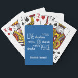 LOVE JOY PEACE Gepersonaliseerde Chanoeka Pokerkaarten<br><div class="desc">Stijlvolle HANUKKAH speelkaarten met LOVE JOY PEACE inclusief Hebreeuwse vertalingen in witte typografie tegen een TEKHELET BLAUWE achtergrond. Tekst is , in hoesje wil je iets veranderen. HAPPY HANUKKAH is ook aanpasbaar, zodat u uw eigen tekst kunt creëer of jouw namen of initialen kunt toevoegen. Overeenkomende objecten zijn beschikbaar. Kies...</div>