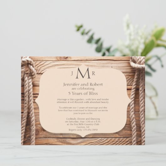 Love Knot 5th Wedding Jubileum Invitation Kaart (Staand voorkant)