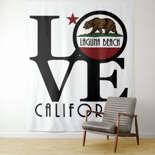 LOVE Laguna Beach Wandkleed (In situ)