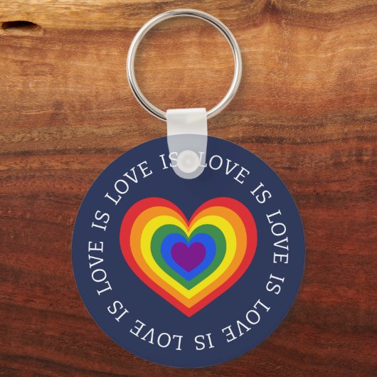 Love LGBTQ Rainbow Heart on Navy Blue Sleutelhanger (Voorkant)