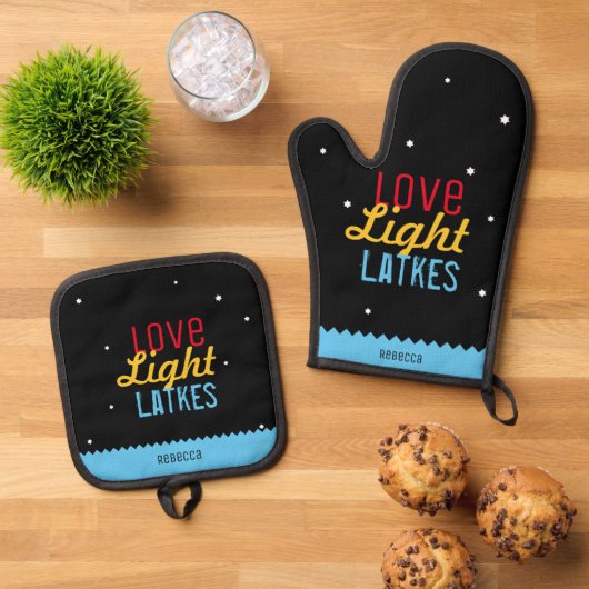 Love Light Latkes Black Hanukkah Funny Quote Ovenwant & Pannenlap Set (Top down)