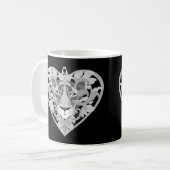 Love Lioness Locket (zilver) Koffiemok (Voorkant links)