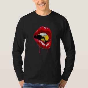Love Lips Mouth Red Heart Roos Cool Classic Tooth T-shirt
