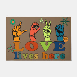 Love Lives Here Doormat, Colorful Welcome Deurmat