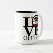 LOVE Long Beach California 15oz Tweekleurige Koffiemok (Voorkant rechts)
