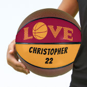 LOVE Maroon Red en Golden Yellow gepersonaliseerd Basketbal