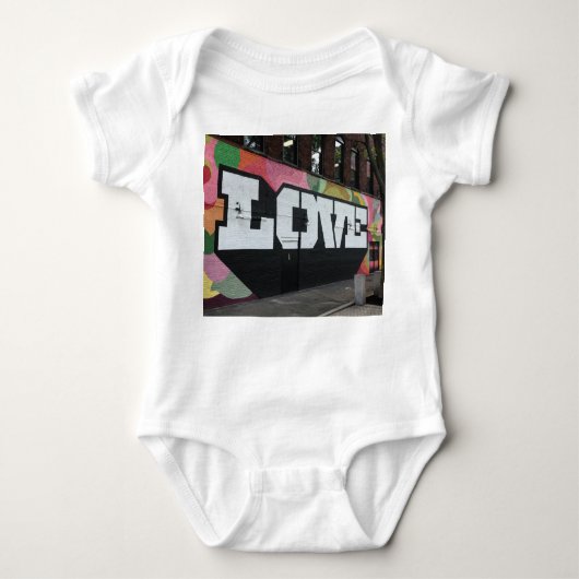 Love Mural Romper (Voorkant)