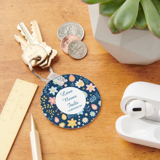 Love Never Fails Keychain (Bureau)