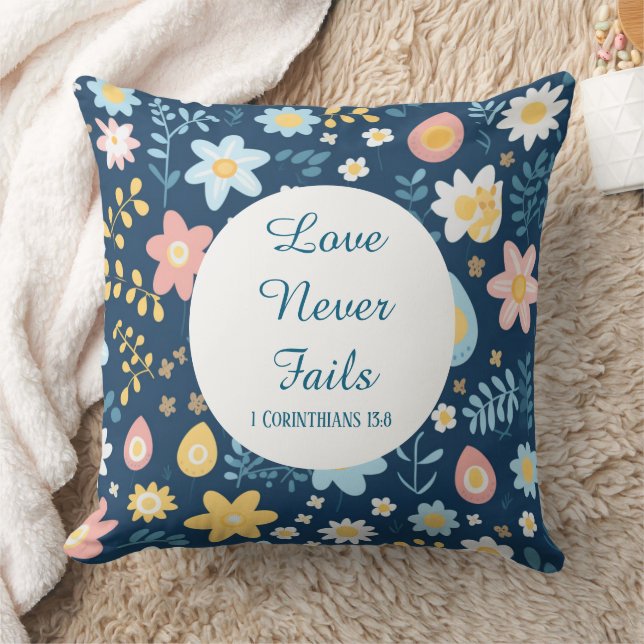 Love Never Fails Throw Pillow Kussen (Deken)