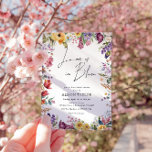 Love of Bloom Spring Floral Vrijgezellenfeest Kaart<br><div class="desc">Colorful & elegant calligraphy spring flower & wildflower bridal doudeuitnodiging met de tekst "Love is in bloom".</div>