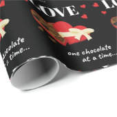 Love One Chocolate in Time Funny Quote Cadeaupapier (Rol Hoek)