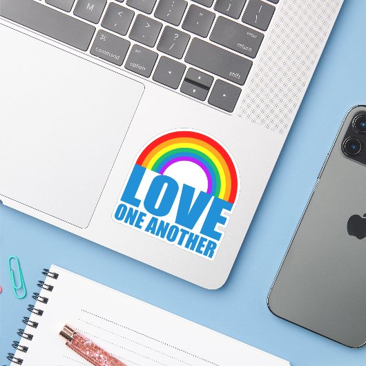 Love One Weer Rainbow Christelijk Sticker (Laptop met iPhone)