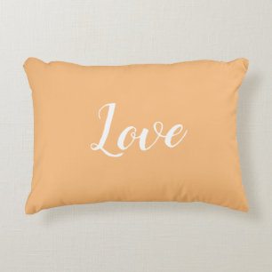 "Love" op Pretty Orange / Peach kussenaccent Accent Kussen
