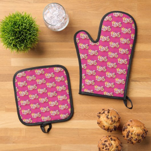 LOVE Oven Mitt & Pot Holder Set (Top down)