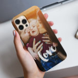 "Love" Overlay Foto iPhone 15 Mini Hoesje<br><div class="desc">Draag je meest speciale momenten overal met je mee met dit hedendaagse monogram en een gepersonaliseerd fotoontwerp. Gehoorvergrendeld.</div>