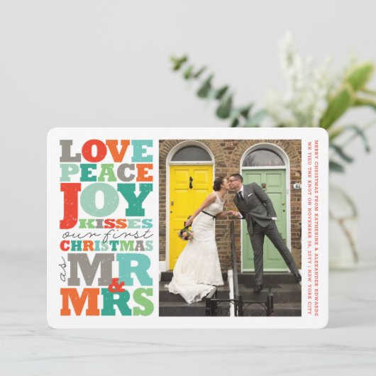 Love Peace Joy Kisses Mr & Mrs 1st-kerstfoto Feestdagenkaart (Staand voorkant)