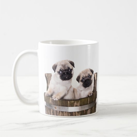 Love Pugs Puppy Dogs in Wooden Crate Barrel Coffee Koffiemok (Links)
