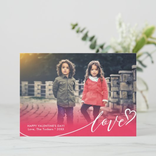 LOVE Red Fade Valentijnsdag Fotokaart Feestdagenkaart (Staand voorkant)