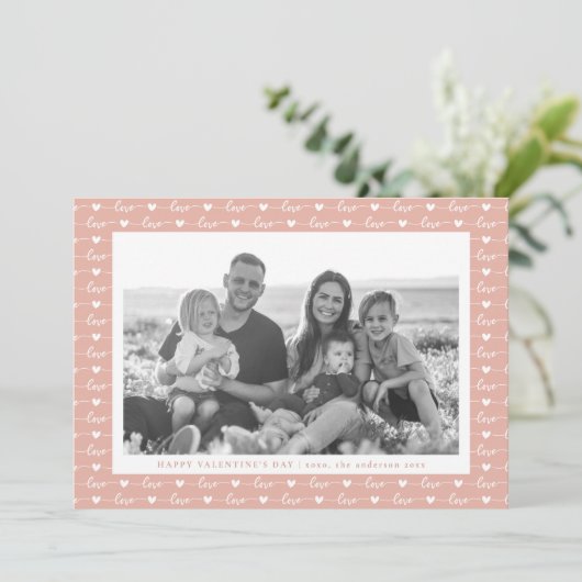 Love Script Pattern Valentine's Day Photo Feestdagenkaart (Staand voorkant)