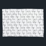 Love Script White Romantic Chic Kussensloop<br><div class="desc">Prachtige romantische kussen hoesje met zwart calligrafiescript op witte achtergrond. Moderne stijlvolle vormgeving. Zou een geweldig cadeau zijn voor jubileum,  verjaardag of Valentijnsdag.</div>