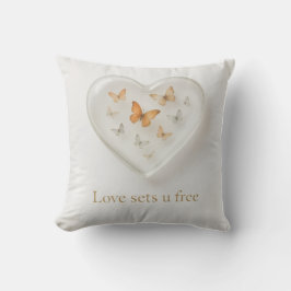 Love Sets You Free Butterfly Heart Pillow Kussen