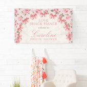 Love Shack-verloofde bloemige bruiloftsshower welk Spandoek (Insitu)