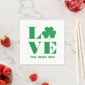 Love Shamrock Clover Irish Custom Text Groen Wit Servet (Insitu)