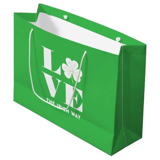 Love Shamrock Clover Irish Green White Custom Text Groot Cadeauzakje (Voorkant Gekanteld)