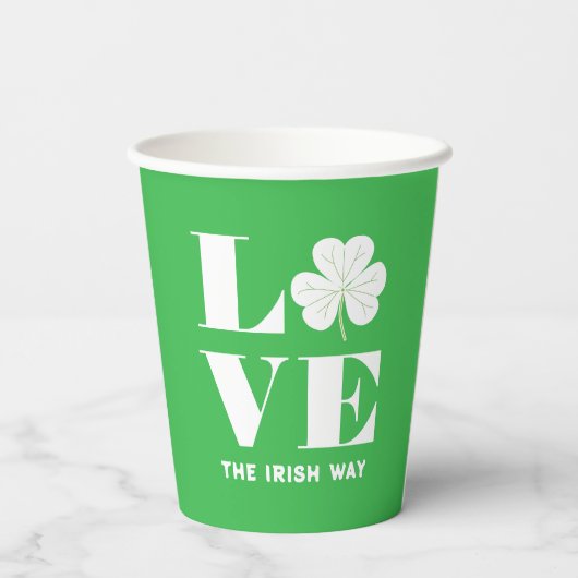 Love Shamrock Clover Irish Green White Custom Text Papieren Bekers (Achterkant)