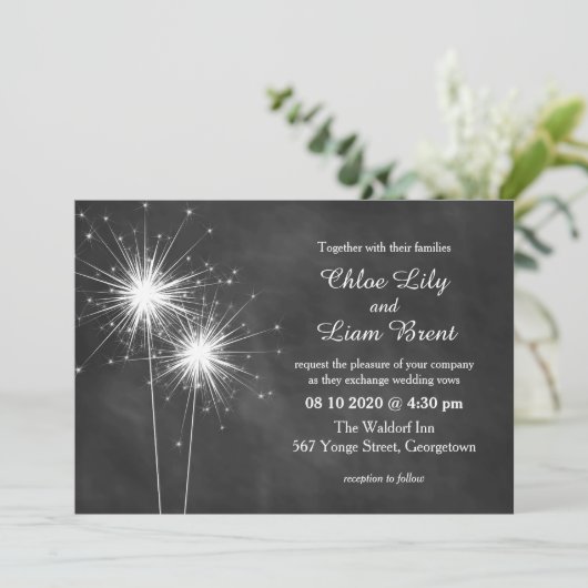 Love Sparkles Wedding Invitation Kaart (Staand voorkant)