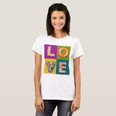 LOVE T-shirt met vier letters, levendige kleuren (Voorkant volledig)