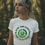 Love the Earth Milieuactivist Vrouwen Tri-Blend Shirt<br><div class="desc">De aarde liefhebben houdt van elkaar. Een geweldige recycling citaat vrouwen tri-blend T-shirt cadeau voor een milieu-activist die gelooft dat de opwarming van de aarde is echt en willen helpen bij het voorkomen van klimaatverandering. Red ons milieu en houd onze planeet schoon en vol vrede met deze groene quote.</div>